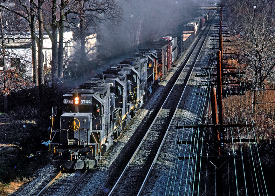B&O GP40 3744 in December 1980 (33987009755)