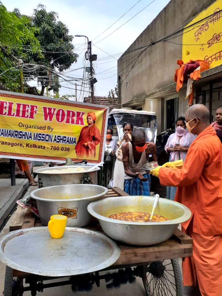 Baranagar Mission- Amphan Cyclone Relief Services(11)