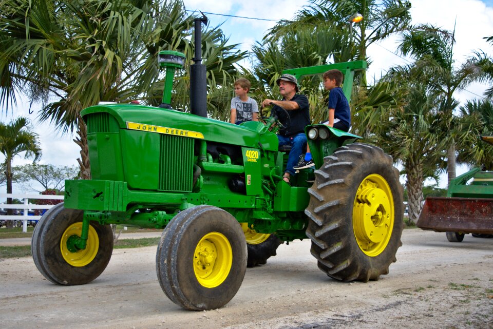 Wheel machine father and son's