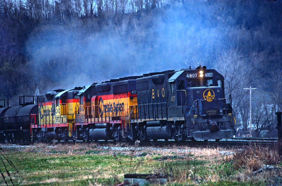 BO 4807 GP38 at Point of Rocks, MD in December 1980 R05 (33041684344)