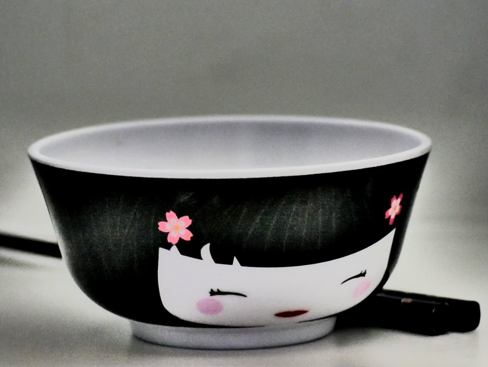 Bowl with cute Japanese doll's face - Flickr - GeorgeTan ^2...thanks for millionth support
