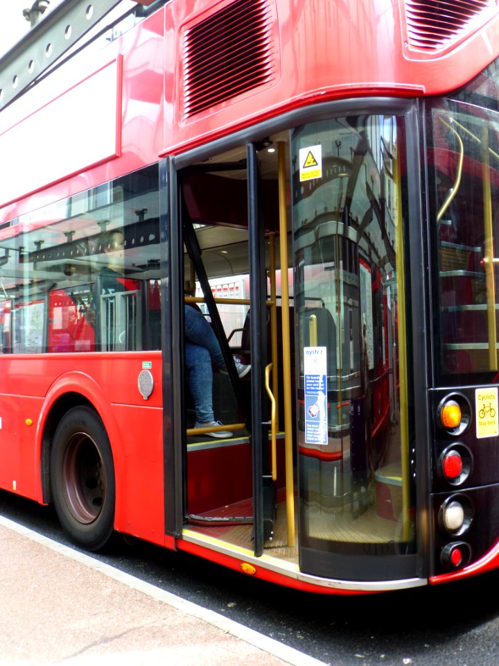 BorisBusRearDoor-OriginalHalfOpen-P1360319 (19861614463)