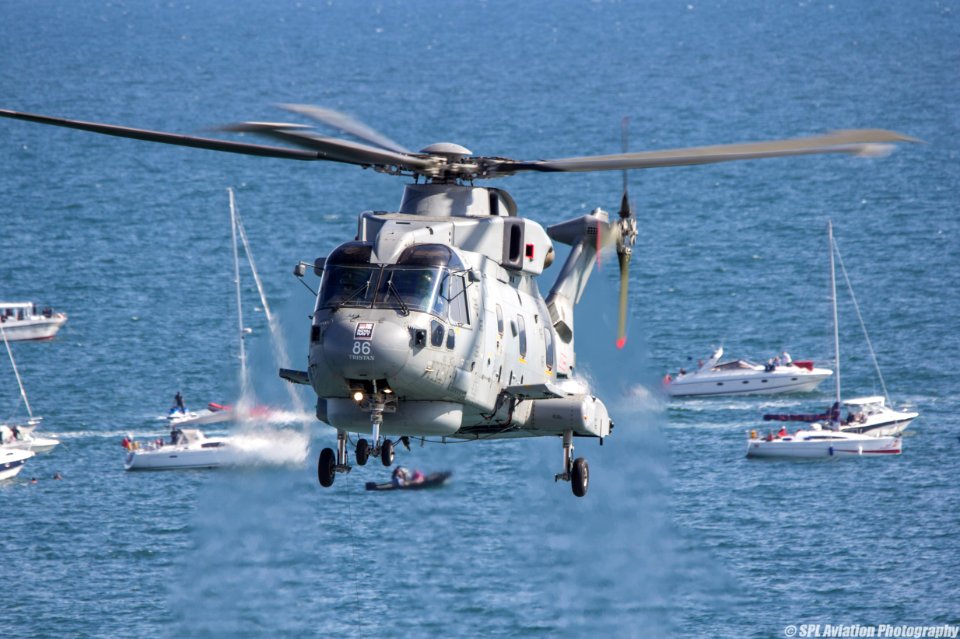 Bournemouth Air Festival 2011 - AugustaWestland EH-101 Merlin HM1 - Royal Navy - ZH838 (19499746394)