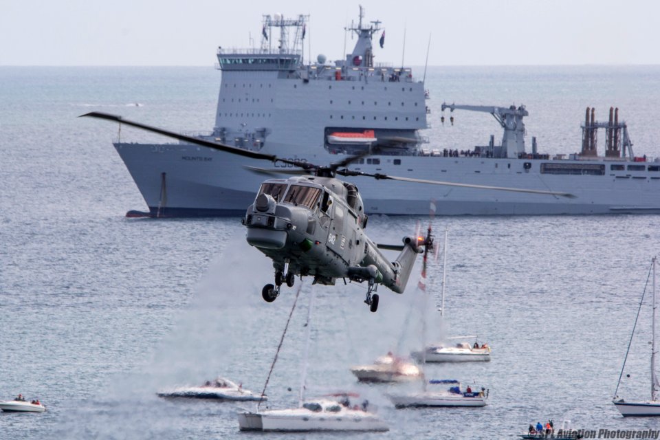 Bournemouth Air Festival 2012 - Westland Lynx HMA8 - Royal Navy - The Black Cats (20099463481)