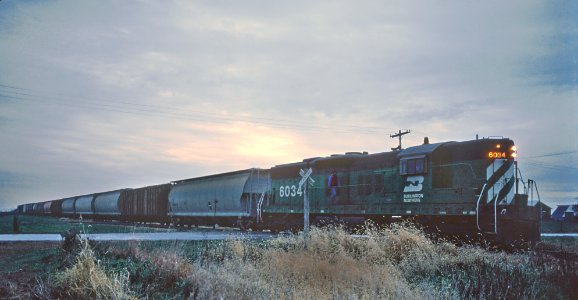 Burlington Northern 6034 maybe Zearing, IL in November 1981 (32113410735)