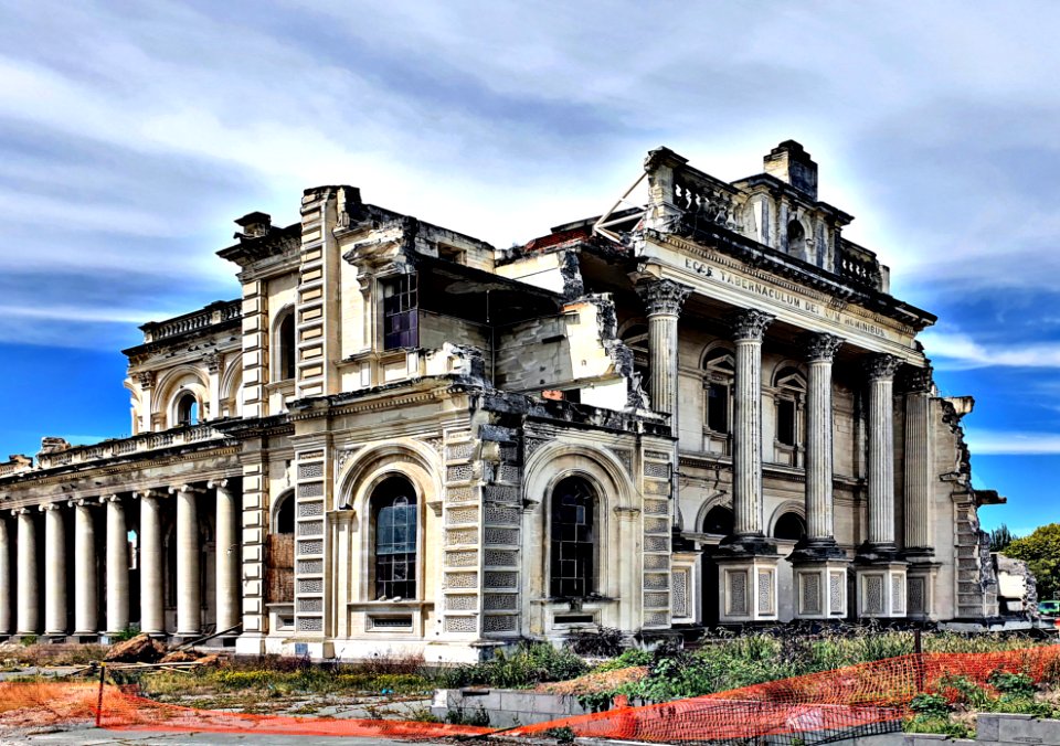 Cathedral demolition Christchurch NZ (50657380948)