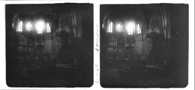 Nova vista de l ' altar major i del cor de la catedral de Solsona