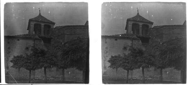 Nova vista del campanar i l'absis del monestir de Sant Joan de les Abadesses