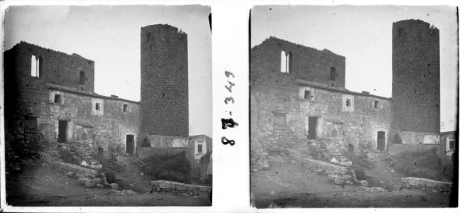 Nova vista del castell i la torre de Bellcaire d'Empordà