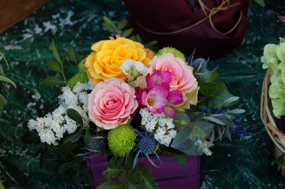 Floral leaf flower arrangement