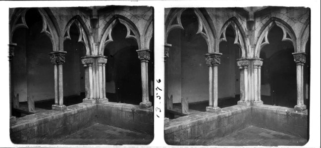 Nova vista del claustre del monestir de Sant Domènec de Girona