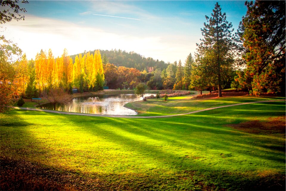 Autumn fountain pond