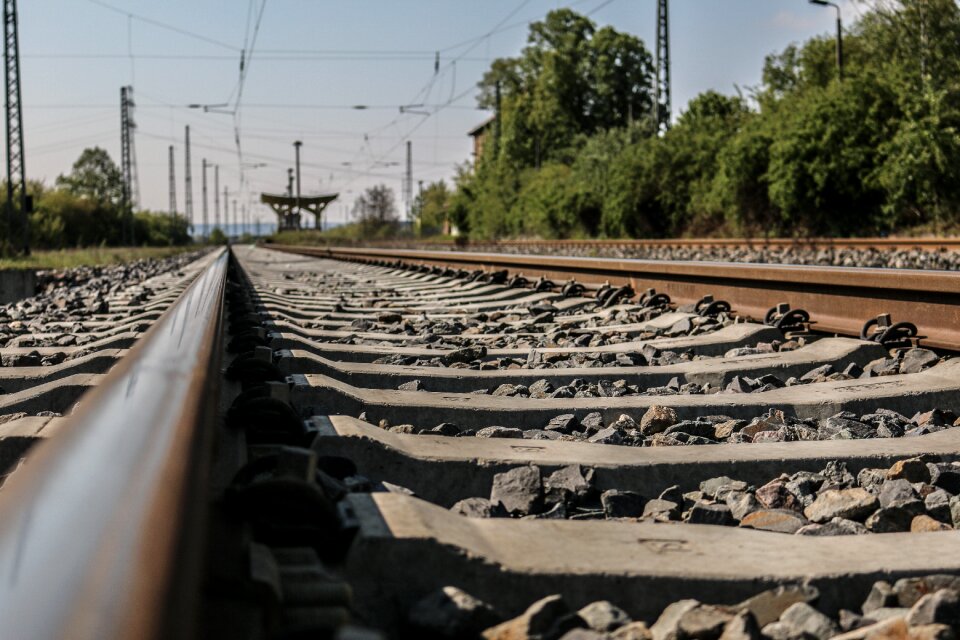 Railway rail traffic track