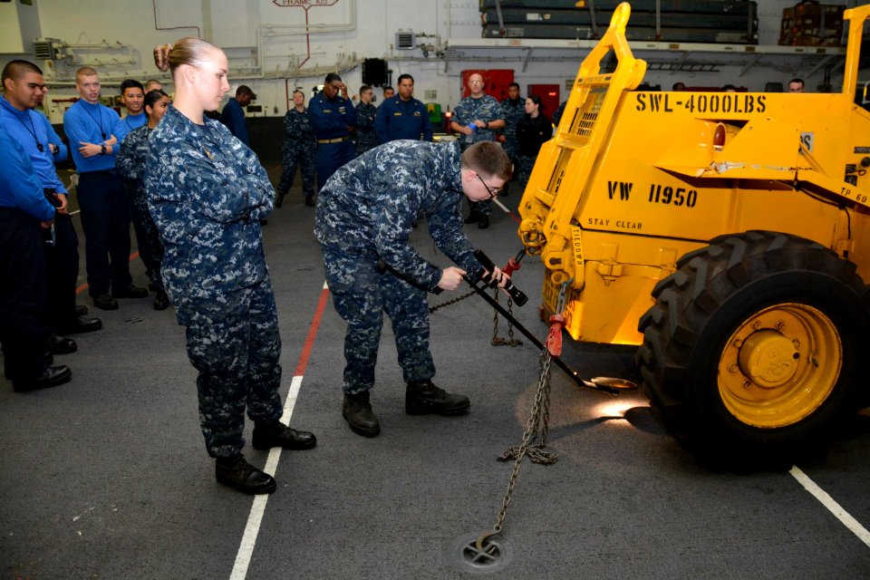 NSFS Training 140429-N-HU377-005