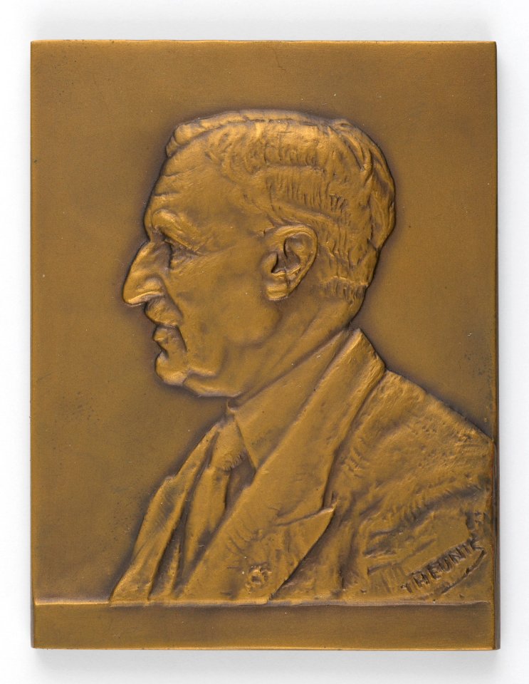 Nunquam Desperandum - Au Baron Etienne Rolin de ses Collaborateurs et ses Amis Juin 1950, plaquette by Pierre Theunis, Belgium, (1950), Coins and Medals Department of the Royal Library of Belgium, 2N242-4 (recto)