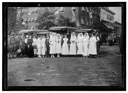 Nurses of Medical Corps, 1917 LCCN2016851057