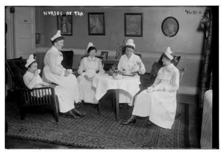 Nurses at tea LCCN2014707320