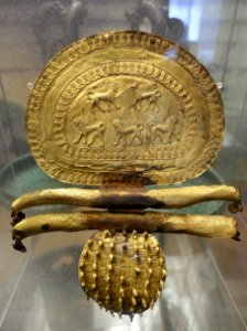 Ornamental disc-type fibula, Cerveteri, Regolini-Galassi tomb, 675-650 BC, gold, inv. 20552 - Museo Gregoriano Etrusco - Vatican Museums - DSC01184 photo