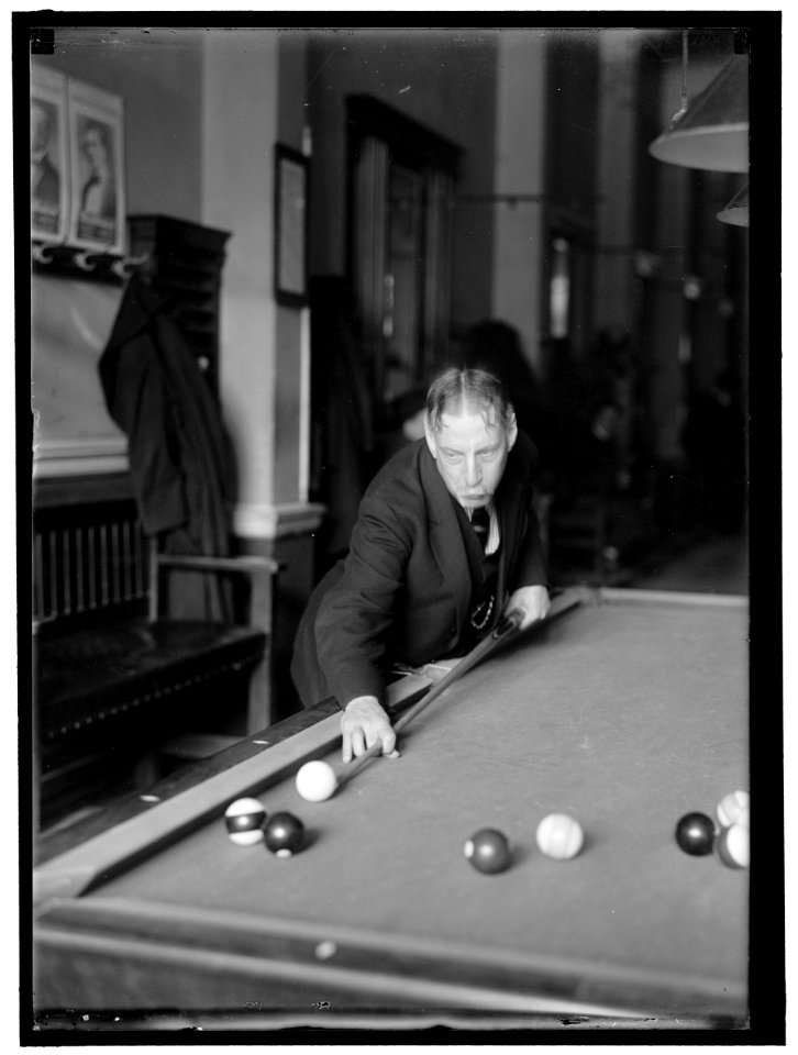 ORO, ALFREDO DE. WORLD CHAMPION BILLIARD PLAYER LCCN2016866181