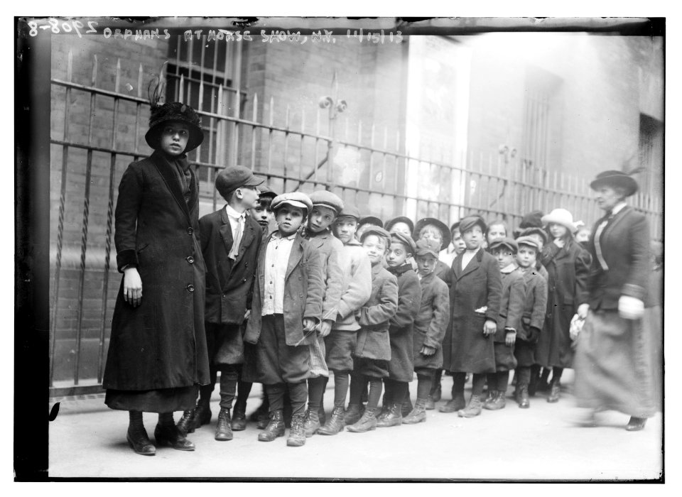 Orphans at horse show - N.Y., 11-13 LCCN2014694808