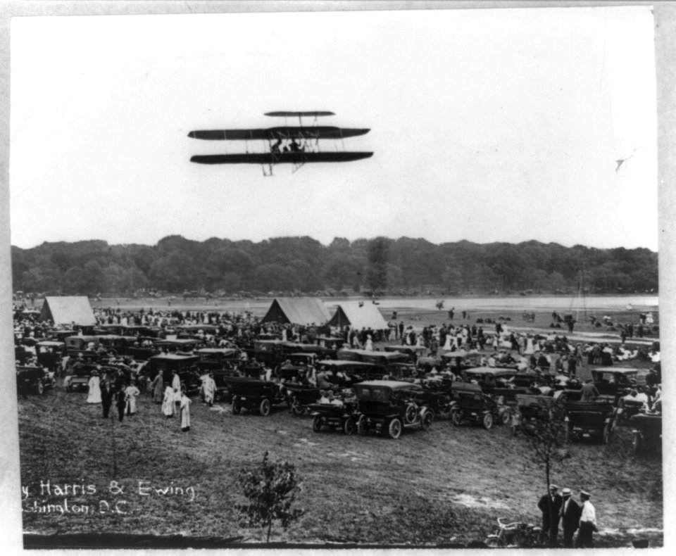 Orville Wright and Lieutenant Lahm of the United States Signal Corps making the world's record flight at Fort Myer, on July 27-The aeroplane made fifty miles at a speed of about forty miles LCCN97505201