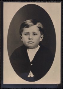Orville Wright, about three years old, half-length portrait, in oval, facing front LCCN2003663044