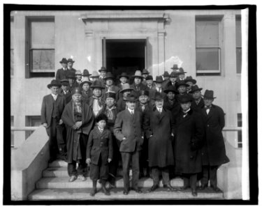 Osage Indians group, 1-18-20 LCCN2016851468