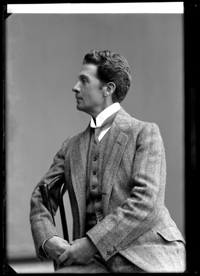Oscar Johansson, actor, undated portrait - SMV - GJ029