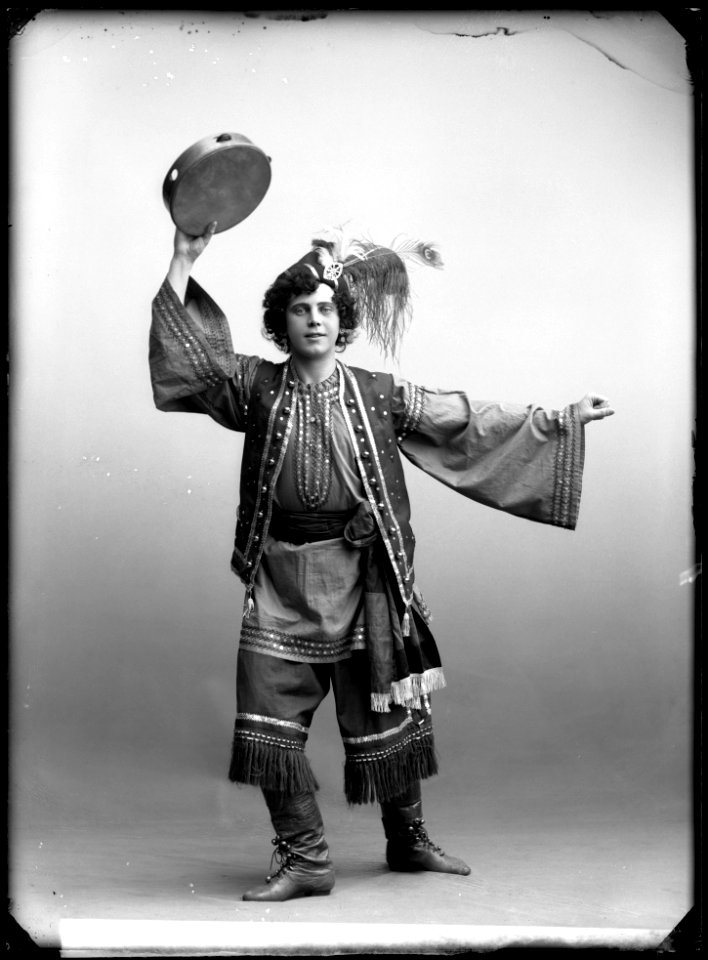 Oscar Tropp in Hugenotterna at Kungliga Operan 1906 - SMV - NT067