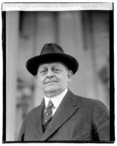 Oscar Underwood LCCN2016827385