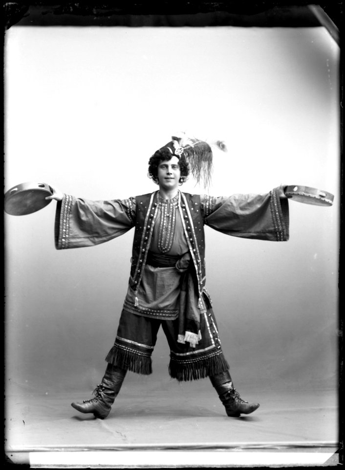 Oscar Tropp in Hugenotterna at Kungliga Operan 1906 - SMV - NT066