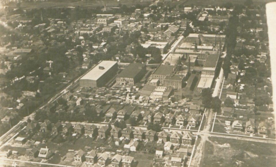 Oshawa Ontario from the Air (HS85-10-36756)