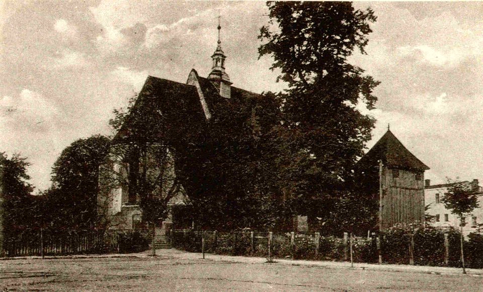 Ostrzeszów, kościół farny i dzwonnica
