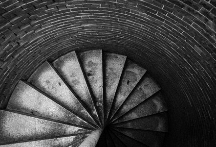 Bricks spiral cement