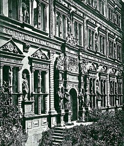 Otto Heinrichsbau (Karl Lange) Portal