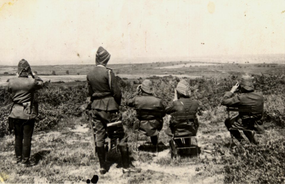 Ottoman officers observing Anafartalar