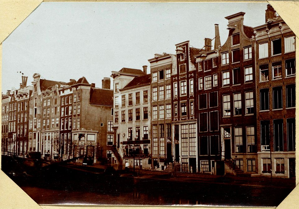 Oude Huizen aan de Keizersgracht hoek van de Leidschestraat - beiden Afgebroken Keizersgracht 443-471, 010094000477