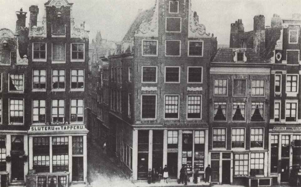 Oudezijds Voorburgwal bij de Halsteeg (nu Damstraat) (A Jager) voor 1868