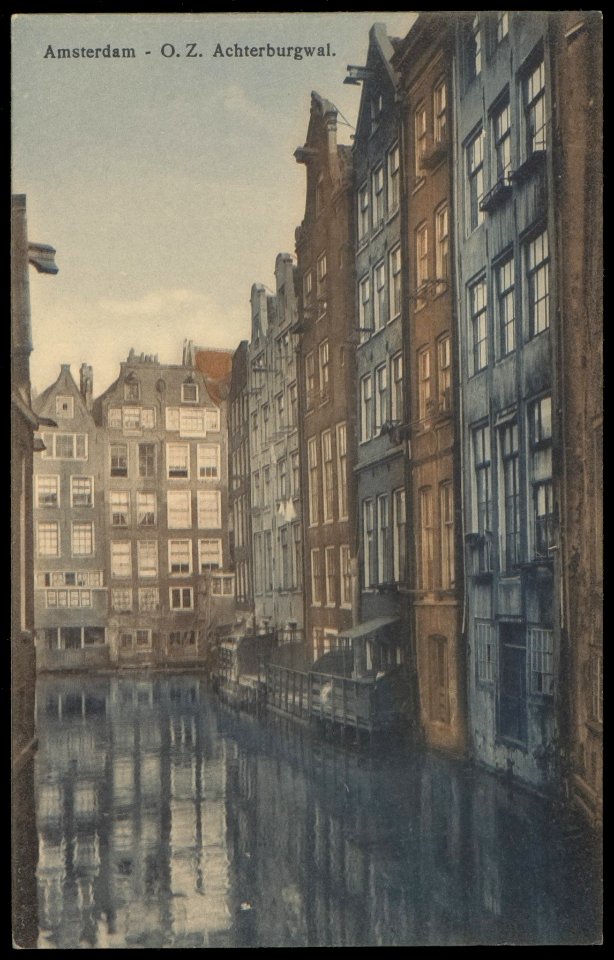 Oudezijds Achterburgwal met de achterzijde van de Zeedijk. Uitgave B. Brouwer, Amsterdam, Afb PBKD00307000001