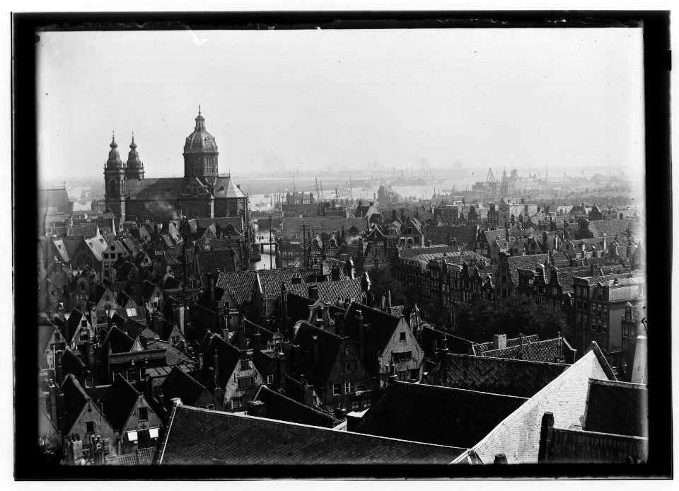 Oudezijds Voorburgwal en omgeving, foto 1 Jacob Olie (max res)