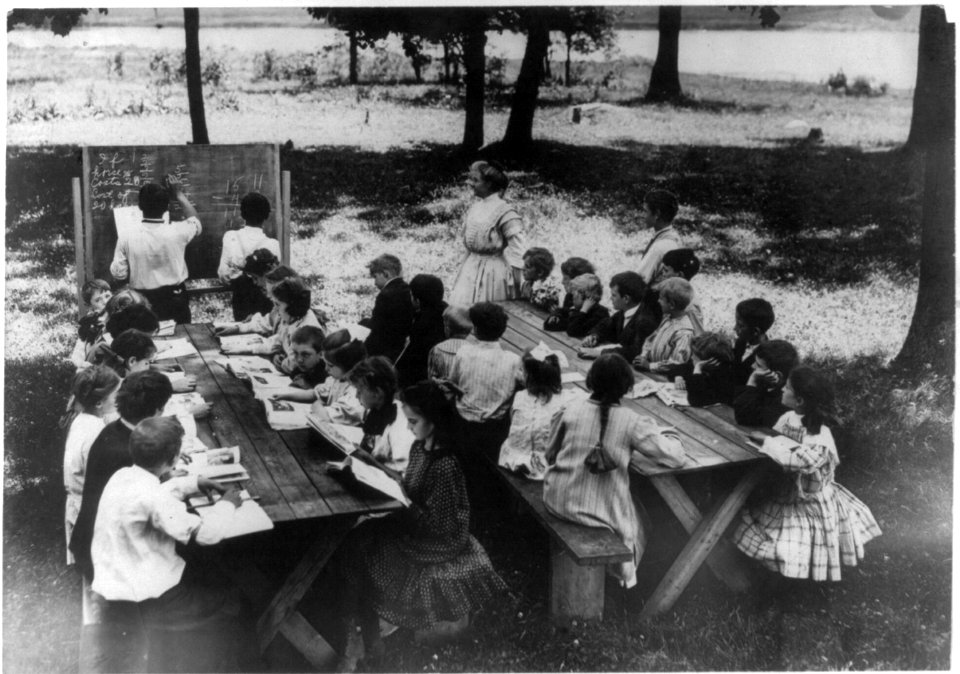 Outdoor recitation, Camp Algonquin, 1911 LCCN2004679508