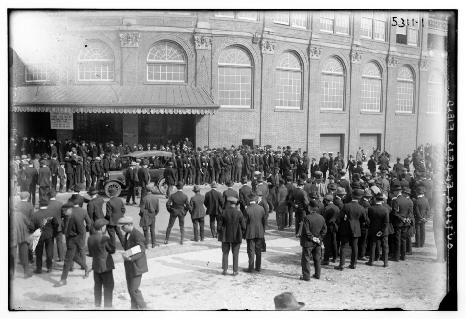 Outside Ebbets Field LCCN2014711594