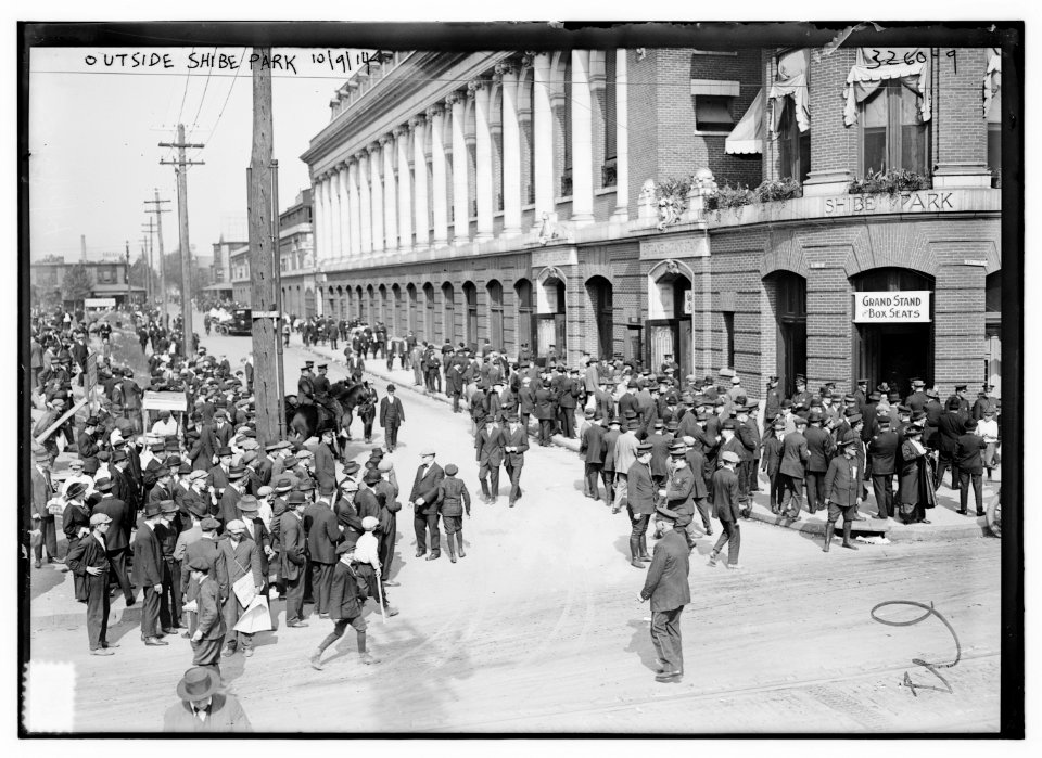 Outside Shibe Park, 10-9-14 LCCN2014697778