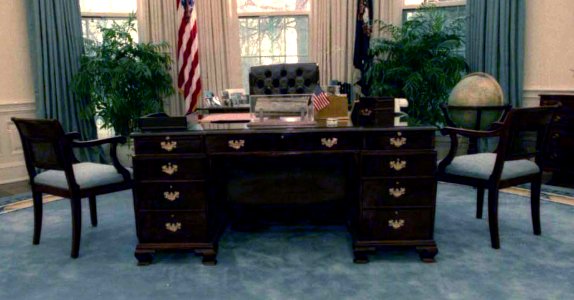 Oval Office during the Bush Administration (cropped) photo
