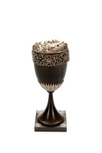 Oval pokal av ebenholts med beslag av silver - Skoklosters slott - 91898