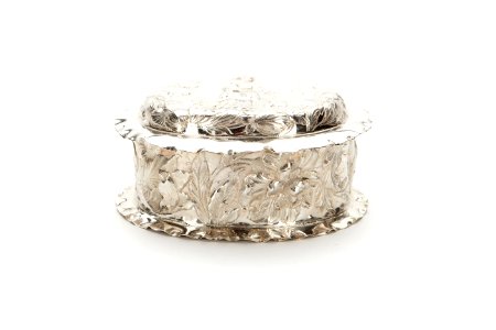 Oval ask med lock, av silver - Skoklosters slott - 91978