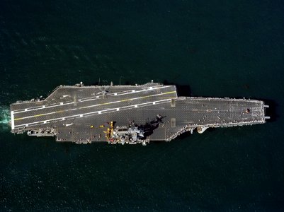 Overhead view USS Independence (CV-62) on 8 October 1988 (6441158)