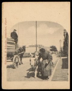 Overtoom waar een paard en wagen een ezel met wagen ontmoet. Uitgave J.H. Schaefer, Amsterdam, Afb PBKD00031000022