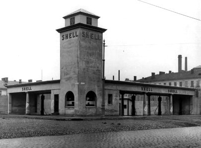 Oy Shell Ab-n huoltoasema, Turun kasarmi, Simonkatu 1 - Heikinkatu 28 (Mannerheimintie 22-24) - (hkm.HKMS000005-000005d3)
