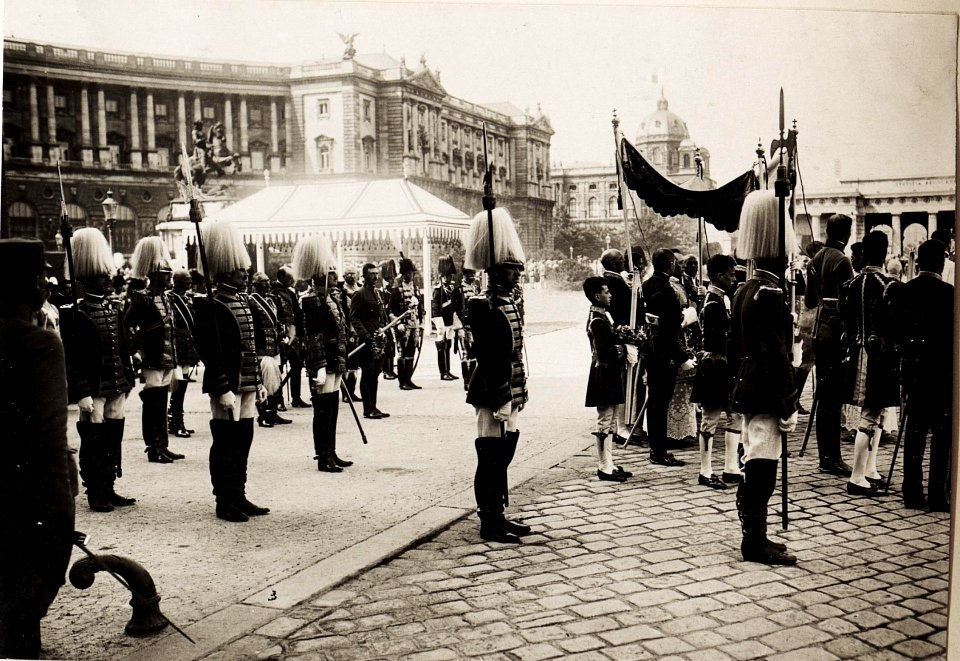 Ozession am 7. Juni 1917 in und vor der Hofburg (BildID 15566046)